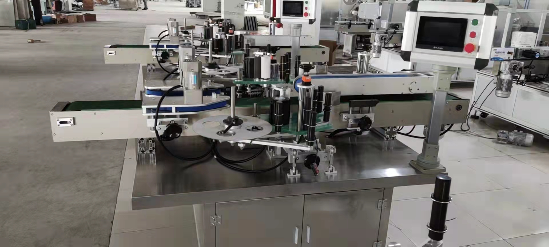 UN-3520 Automatic High-speed Diagonal Labeling Machine